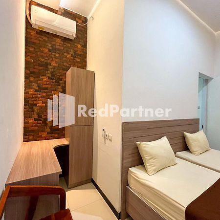Griya Borobudur Malang Syariah Redpartner Blimbing  Exteriör bild