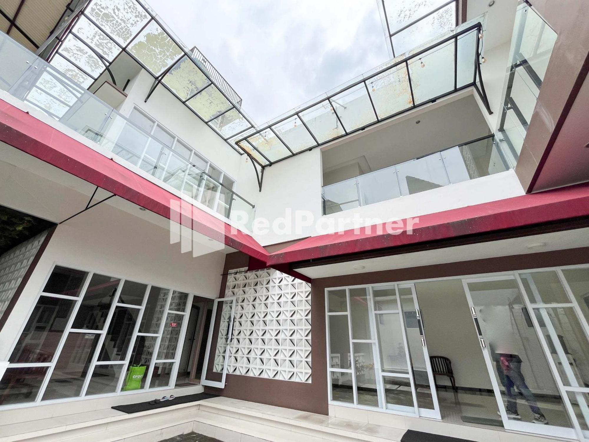 Griya Borobudur Malang Syariah Redpartner Blimbing  Exteriör bild